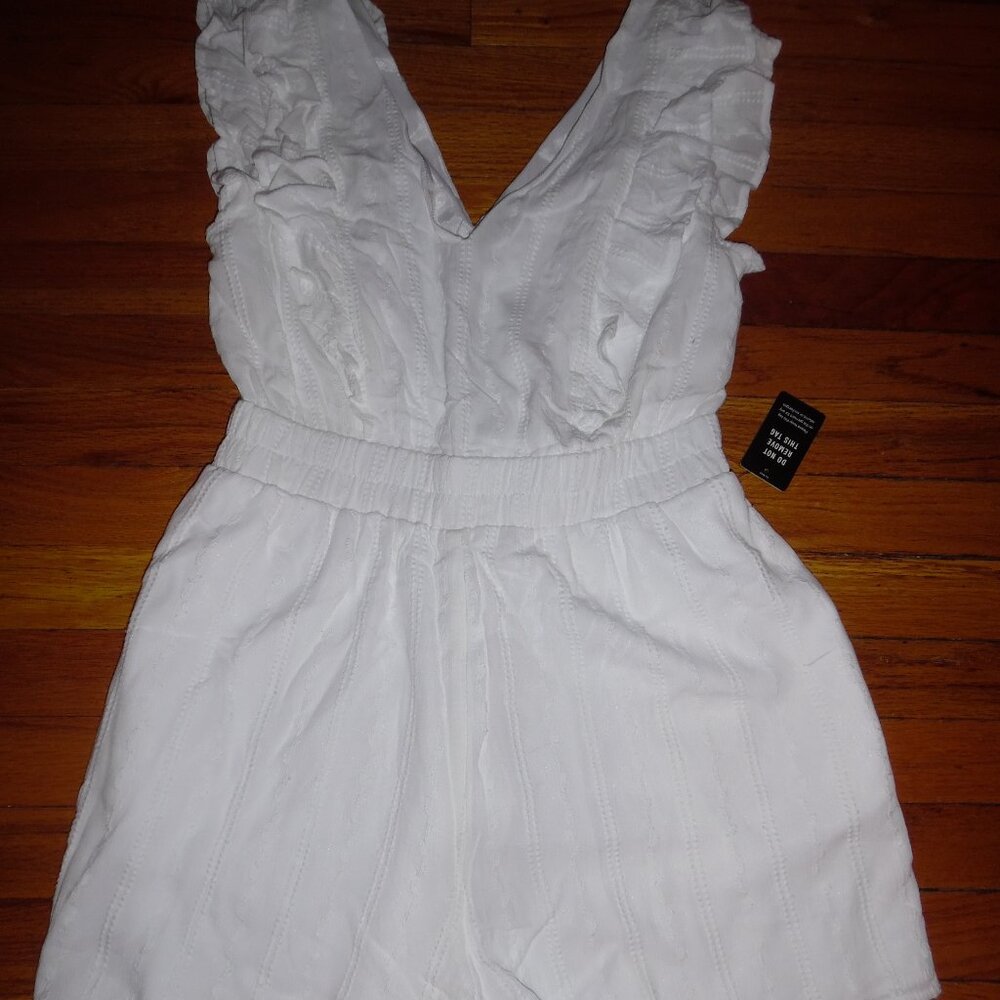 Express NWT white cotton Romper sz Small